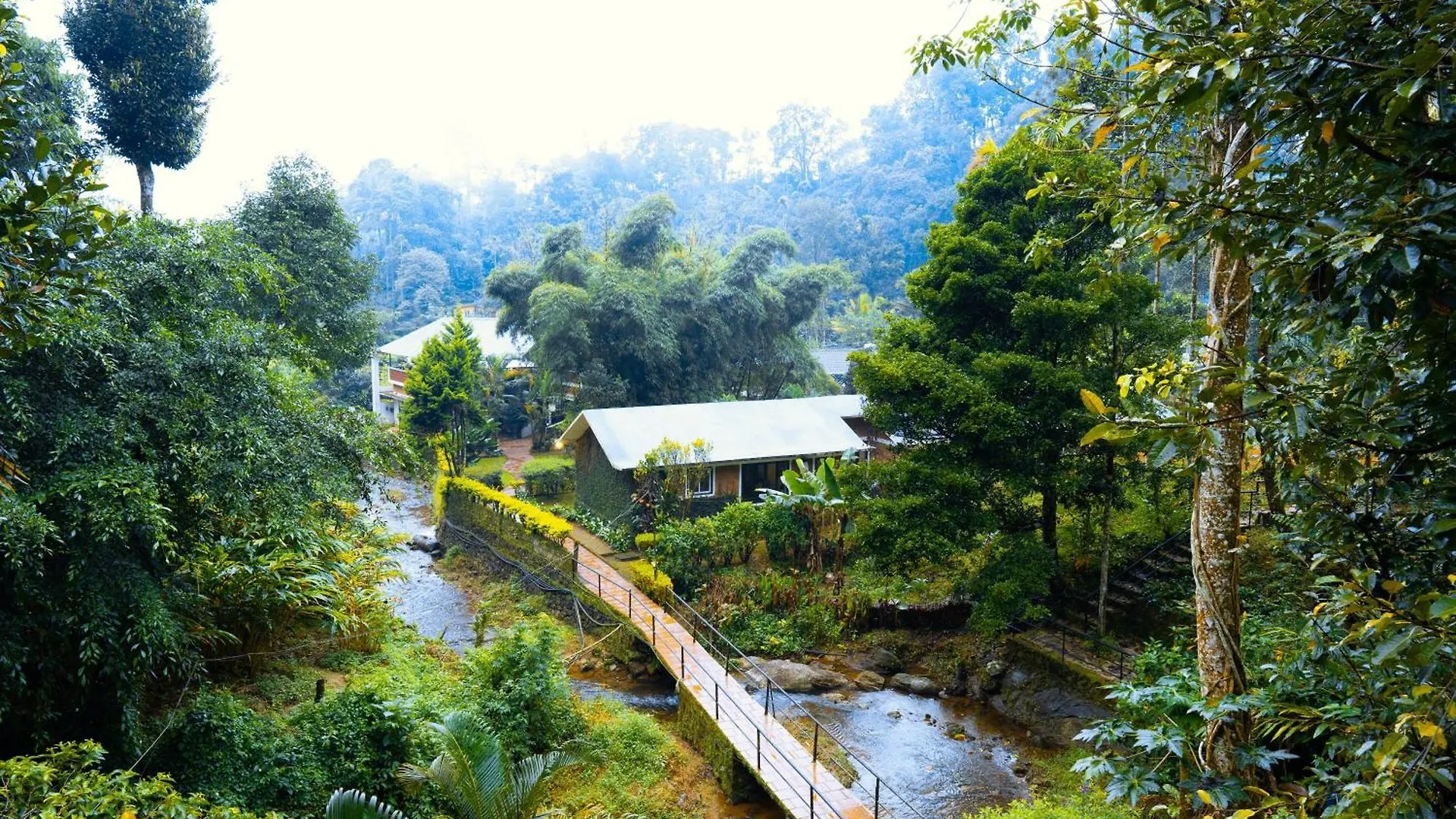 *** Hotel Falling Waters Munnar India